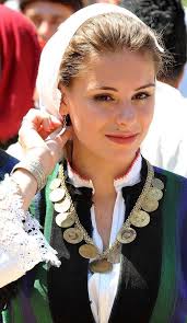 Pin af Mariya Ivanova på Bulgarian woman