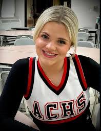 Stella Rizzo's Instagram, Twitter & Facebook