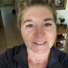 The Vanity of Roses : White, Lily: Amazon.com.au: Books