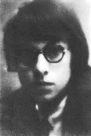 About Dr. Laura Hare