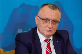Acesta a devenit ministru al educației după ce fostul președinte pc, daniel constantin, a renunțat la funcția de vicepremier și a cerut în schimb acest portofoliu, ocupat până atunci de remus pricopie, ministru susținut de psd. Ministrul EducaÅ£iei Sorin Cimpeanu In Bugetul Ministerului EducaÅ£iei Sunt 100 Mil Lei DestinaÅ£i DecontÄƒrii Navetei Elevilor