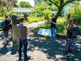 Informieren sie sich über grüne oasen in ihrer nähe, lesen und schreiben sie kommentare und bewertungen. Wiedereroffnungswochenende Im Botanischen Garten Leipzig Leipziginfo De