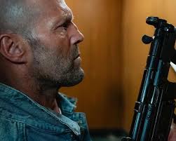 Jason Statham apresenta o impressionante trailer de seu novo thriller de ação, que parece ser a sequência perdida de um dos melhores filmes de Gerard Butler