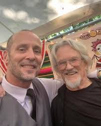 Robin Nissen's Instagram, Twitter & Facebook