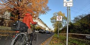 40 Minuten Stillstand In Fahrradstrasse Jetzt Spricht Die Radfahrerin