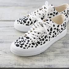 guスニーカーをダルメシアン柄に 墨を使ったリメイク術 窪田千紘フォトスタイリングwebマガジン klastyling 暮らす スタイリング powered by ライブドアブログ 2021 カスタムシューズ gu スニーカー スニーカー