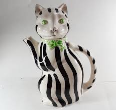 Black And White Striped Cat Vintage Gloria Vanderbilt Tastesetter Sigma Cat Black And White Striped Teapot Tea Pots Cat Teapot Novelty Teapots