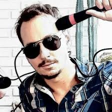 Vicente R. 🍀 (@RealVicente)