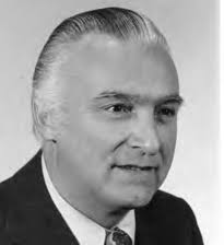 PRESENT the PAST the FUTURE the Embracing Envisioning Reflecting on