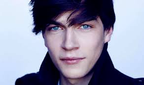 W 2017 rozpoczął studia na wydziale aktorskim warszawskiej akademii teatralnej. Live Z Viva Nikodem Rozbicki Kim Jest Wiek Instagram Kariera Viva Pl