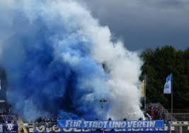 Herzlich willkommen auf der offiziellen zeichen setzen und helfen, das können ab sofort auch fans & freunde des vfb oldenburg, und. Choreo Pyro Bei 15 Jahre Commando Donnerschwee Faszination Fankurve