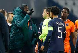 Flagrou o camisa 10 do técnico tite falando 'racismo, no'. Jogadores Do Psg E Do Istambul Interrompem Partida Para Denunciar Racismo Do Quarto Arbitro Esportes El Pais Brasil