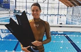 Vencl ha conseguido nadar hoy 80 metros (262 pies) a finales. Croatia S Mirela Kardasevic Vitomir Maricic Set Cmas World Pool Freediving Records Deeperblue Com