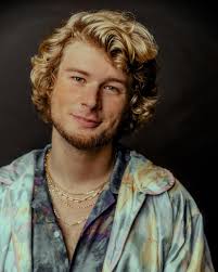 pov: just got done making sweet love and he says “aye imma fw u but its  still 20 a gram”