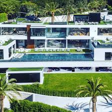 Pin Lisaajalta Ia Taulussa Luxury Houses Bel Air Ja Luksustalot