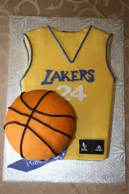 The cake topper is very sharp, please stay away from children under 5 years old. 30 Of The World S Greatest Basketball Cake Ideas And Designs