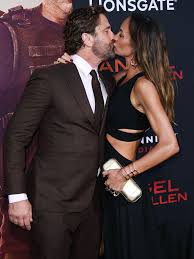 Il vous propose des membres ayant des intérêts et passions communes avec vous. Nicht On Off Freundin Morgan Gerard Butler Knutscht Andere Promiflash De