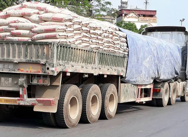Giải pháp vận chuyển vật liệu xây dựng đến các dự án