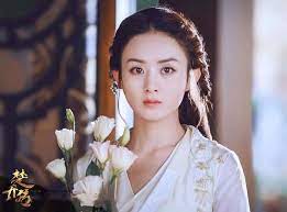 Sở kiều truyện là bộ phim truyền hình cổ trang trung quốc, được chuyển thể từ tiểu thuyết ngôn tình ăn khách có tên hoàng phi sở đặc công số 11 bản thân sở kiều (triệu lệ dĩnh) cũng là một nô lệ, cô bị bắt đưa đến đấu trường để mua vui cho đám người hoàng tộc, may mắn được yến tuân. Triá»‡u Lá»‡ DÄ©nh Phá»§ Nháº­n Ä'ong Sá»Ÿ Kiá»u Truyá»‡n Pháº§n 2