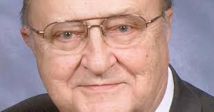 Sokol, Amana head, community leader, dies