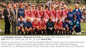 Österreich hat nicht nur eine männliche nationalmannschaft zu bieten, sonder auch eine weibliche. 30 Jahre Frauen Nationalteam Vom Ersten Anstoss Bis Zum Sommermarchen Oefb At
