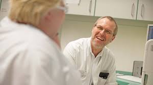 Mvz innere medizin köln hohenstaufenring 59 50674 köln fax: Dr Claus Benz Vom Ev Klinikum Koln Weyertal Zahlt Zu Deutschlands Top Medizinern Evangelischer Kirchenverband Koln Und Region