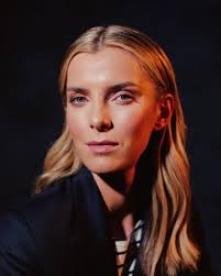 In the shadow of a dark internet conspiracy theory, ruthless elitists gather at a remote location to hunt humans for sport. Betty Gilpin Is Proud Of The Hunt The Year S Most Controversial Movie The New York Times