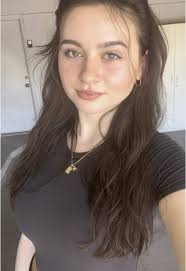 Samantha Dirks🤍 (@samsellsaz)