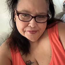 Who can help remove bushes and a tree affordably in Seneca County?