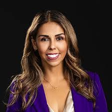 Julia Hulse's Instagram, Twitter & Facebook