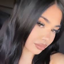 Bella Marie (@bbyreta)