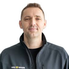 Contact persons at EMIL EGGER AG