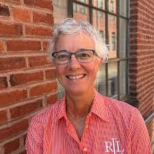 Lesley Winfield's Instagram, Twitter & Facebook