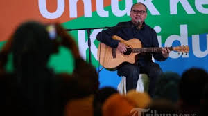 Check spelling or type a new query. Lirik Dan Chord Gitar Lagu Titip Rindu Buat Ayah Ebiet G Ade Lengkap Dengan Link Download Tribunnewswiki Com Mobile