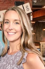 Kendra Abrams's Instagram, Twitter & Facebook