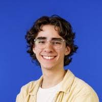 Zachary Roth's Instagram, Twitter & Facebook