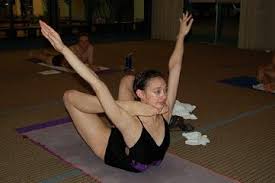 Alisa Matthews Full Bow Pose Yoga Bow Bow Pose Bikram Yoga Yoga Poses