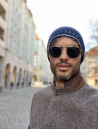 Nik Xhelilaj dhe të pathënat e jetës së tij, Isha 14 vjeç kur u arratisa  dhe babai…