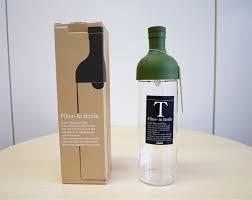 バカ売れ 夏に大活躍 水出し茶を簡単に作れるharioのフィルターインボトル いまトピ