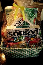 20 Diy Christmas Basket Ideas Families For Families And Friends Blupla Homemade Gift Baskets Best Gift Baskets Family Gift Baskets