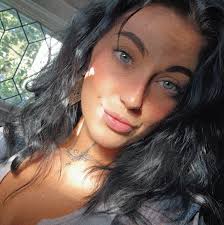 Is there a salon in Rochester area available for booth rental to an acrylic  nail tech?