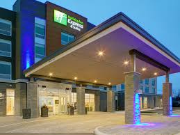It is situated on nottawasaga bay at the southern point of georgian bay. Collingwood Hotels Top 2 Hotels In Collingwood On By Ihg Price From Cad 151 99