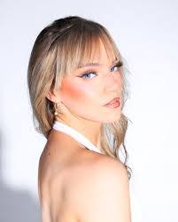 Laura Harrel's Instagram, Twitter & Facebook