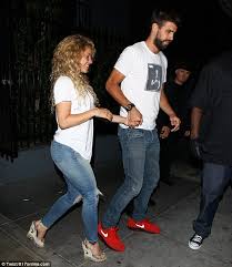 We show you where you can buy their exact outfits and how you can get the look for less. Pin On Must Look At