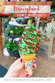 Try one of our easy christmas desserts and christmas puddings, including christmas trifle and christmas cookies. Disneyland Christmas Dessert Treats And Ice Cream The Sweetest Escapes
