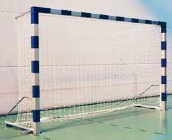 Seringkali ada yang bertanya sebenarnya berapakah ukuran gawang futsal itu dan bentuk tiang dan mistar harus seperti apa. Ukuran Lapangan Futsal Dan Gawang Standar Internasional Kabar Sport