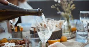 Video shows paris elite enjoying secret dinner parties amid pandemic. 9 000 Best Dinner Party Videos 100 Free Download Pexels Stock Videos