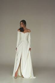 S by serena by @serenawilliams style inspired by strong women ✨ tag your s looks to be featured #sbyyou worldwide shipping! Modern Off Shoulder Wedding Dress With A Split Off The Shoulder Long Sleeve Crepe Bridal Gown M Brautkleid Lange Armel Sommer Hochzeitskleider Kleider Hochzeit