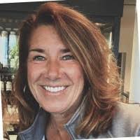 Michelle Ewald's Instagram, Twitter & Facebook