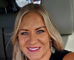 Sarah Ebert's Instagram, Twitter & Facebook